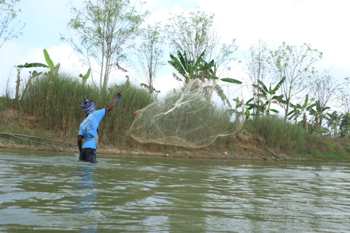 Inspace fishing