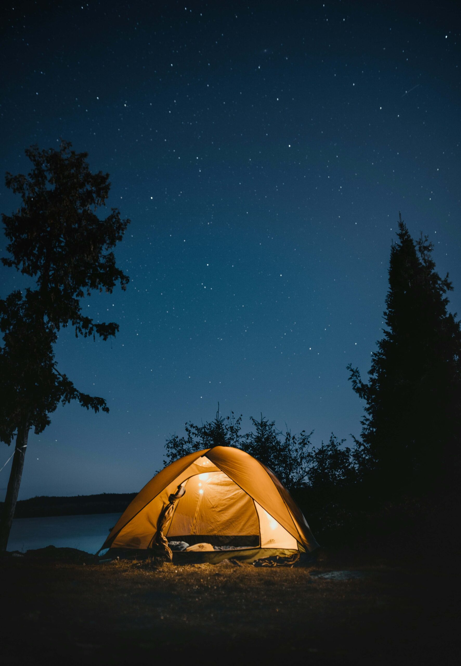 camping lakeside